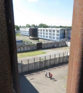 Une surveillante de la prison de Bois-d’Arcy condamnée pour avoir fourni du cannabis à ses amants détenus