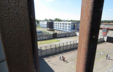 Une surveillante de la prison de Bois-d’Arcy condamnée pour avoir fourni du cannabis à ses amants détenus