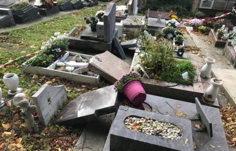 Près de 50 tombes profanées au cimetière de Graville au Havre