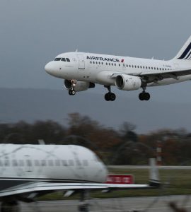 Air France ne peut interdire le port des tresses afro à ses stewards, tranche la Cour de cassation