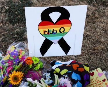 Tuerie dans le Colorado : le tireur devrait répondre de meurtres aggravés d'homophobie
