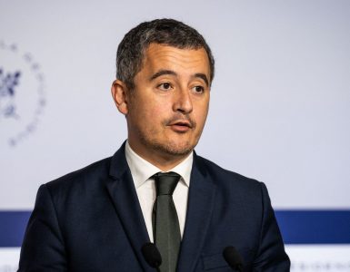 Immigration : la majorité veut rétablir la "double peine" pour les étrangers condamnés