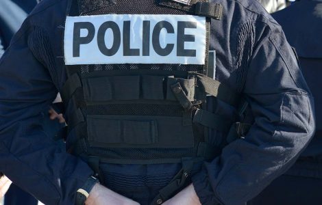 Projectiles, mortiers d'artifice et cocktail Molotov : le commissariat de Goussainville attaqué en plein jour