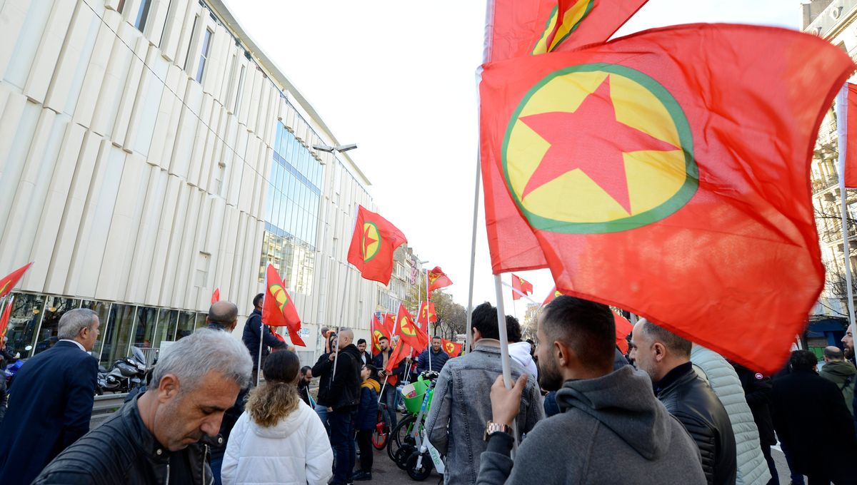 Meurtres de Kurdes à Paris Accuser l'extrême droite française ou la