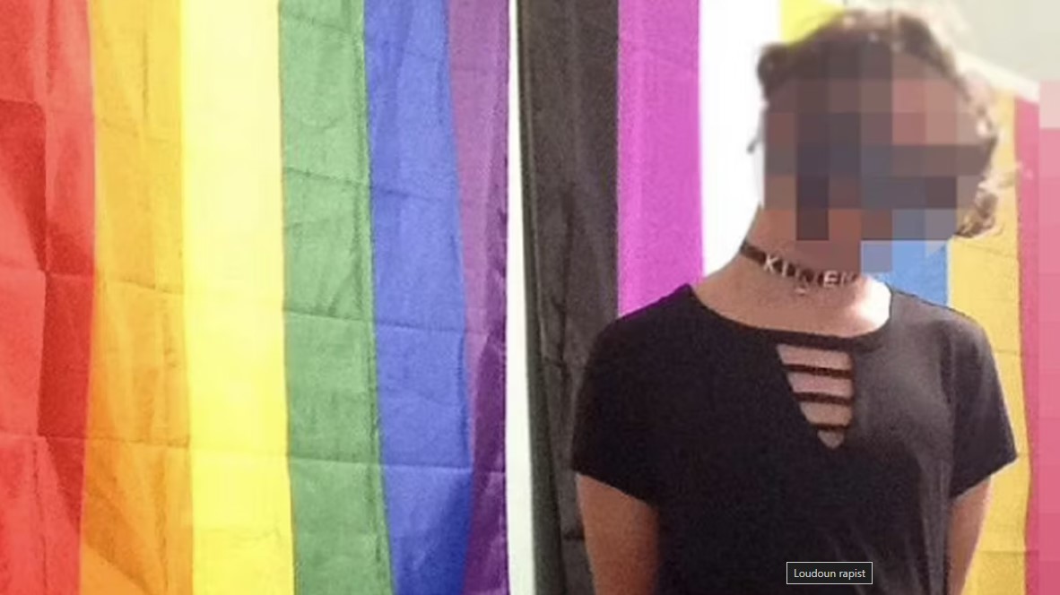 États-Unis: le viol d'une collégienne dans les toilettes pour filles, sodomisée par un élève trans, couvert par des autorités très à gauche. Le père condamné après avoir voulu alerter, le violeur retourne à l'école et agresse une autre fille (MàJ: libéré avec un casier vierge après moins de 3 ans grâce à un procureur général soutenu par Soros) - Fdesouche