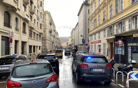 Un homme armé, suspecté d'avoir tué deux SDF, interpellé près du marché de Noël à Nice