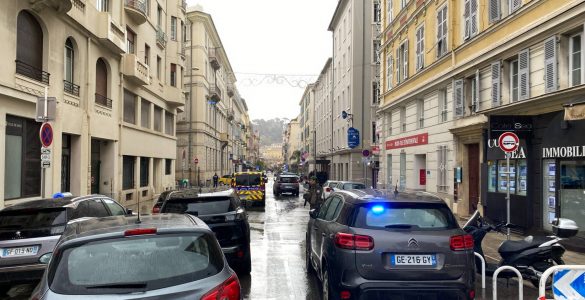 Un homme armé, suspecté d'avoir tué deux SDF, interpellé près du marché de Noël à Nice