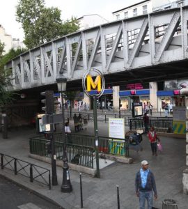 Paris : poignardé au thorax par deux hommes dans le métro