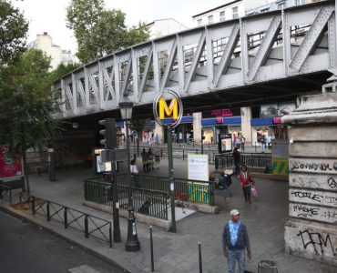 Paris : poignardé au thorax par deux hommes dans le métro