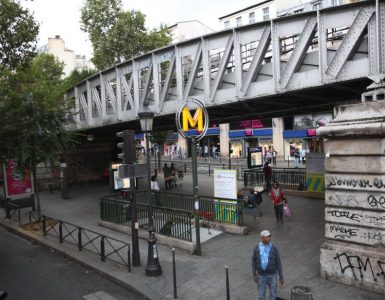 Paris : poignardé au thorax par deux hommes dans le métro