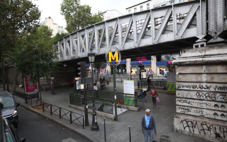 Paris : poignardé au thorax par deux hommes dans le métro