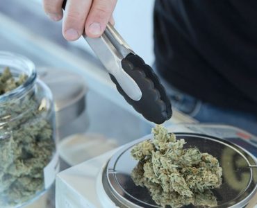 Dans l'État de New York, les condamnés pour vente de cannabis seront les premiers à en vendre légalement
