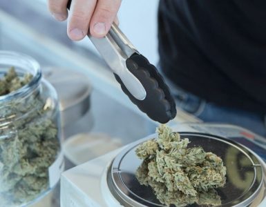 Dans l'État de New York, les condamnés pour vente de cannabis seront les premiers à en vendre légalement