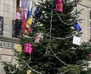 Le drapeau marocain sur la mairie de Carhaix