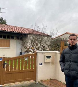 Après avoir secouru une octogénaire des flammes, la préfecture de la Vienne en doute et décide d'expulser ce jeune Albanais
