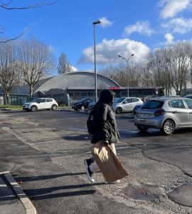 Émotion à Grigny après la «lâche agression» de la directrice des services lors d’une distribution solidaire