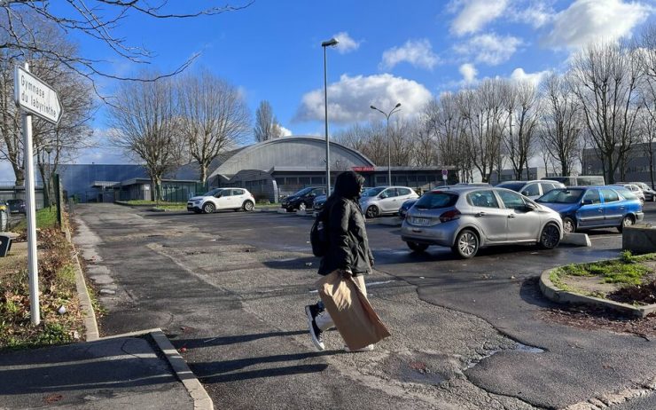 Émotion à Grigny après la «lâche agression» de la directrice des services lors d’une distribution solidaire