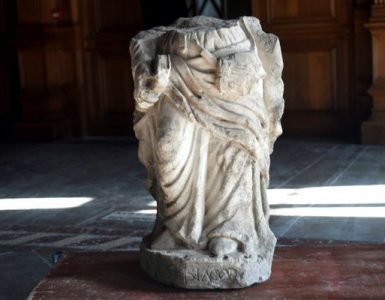 Toulouse : l'incroyable découverte d'une statue du XVI ème siècle dans une pile de pont de L'Hôtel-Dieu