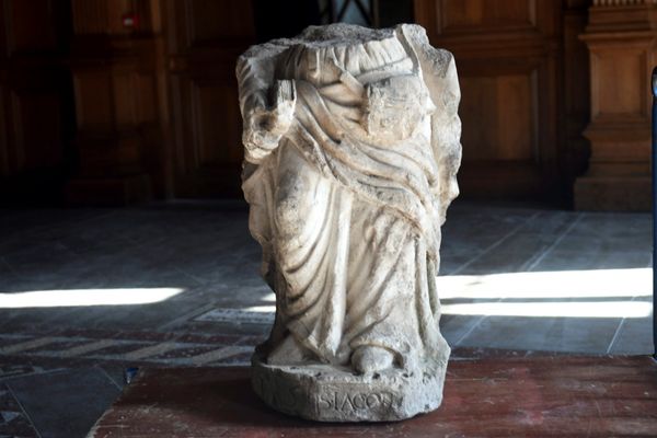 Toulouse : l'incroyable découverte d'une statue du XVI ème siècle dans une pile de pont de L'Hôtel-Dieu
