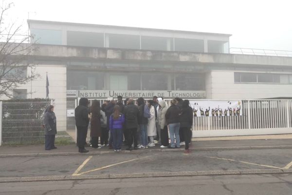 Yvelines : un blocus à l’IUT de Mantes-la-Jolie après "un incident" entre un étudiant et un enseignant