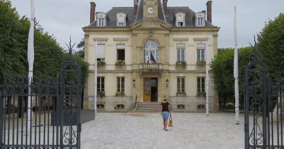 Arpajon : le maire adjoint chargé des sports sera jugé pour détention d’images pédopornographiques