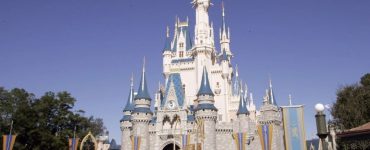 Wokisme : le gouverneur de Floride supprime la “zone économique spéciale” de Disney World