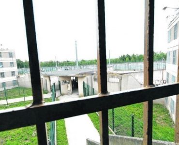 Osny : 74 colis jetés par-dessus les murs de la prison à l'aide d'une catapulte