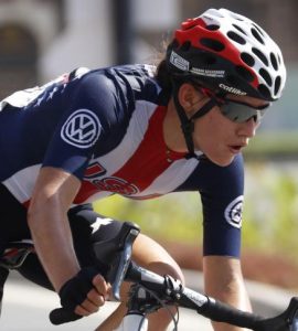 «Je me suis sentie humiliée»: une coureuse de cyclo-cross prend sa retraite après avoir été battue par une athlète transgenre