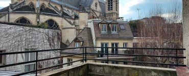 Paris : des migrants LGBT dans l’ancien « HLM doré » de Jean-Pierre Chevènement