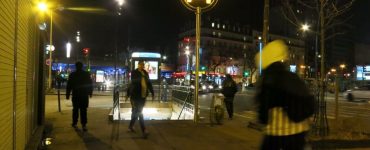 Paris : sa victime le pousse dans l’escalier du métro, le voleur de portable gravement blessé