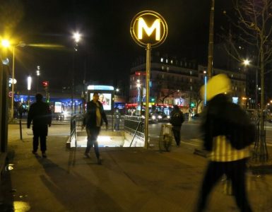 Paris : sa victime le pousse dans l’escalier du métro, le voleur de portable gravement blessé