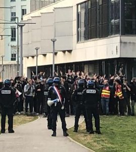 Université de Grenoble: comment l’extrême gauche traque les étudiants de droite sur le campus