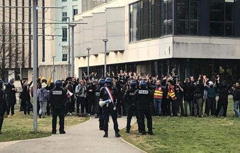 Université de Grenoble: comment l’extrême gauche traque les étudiants de droite sur le campus