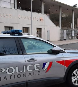 Versailles : dans le train, il refuse de se faire contrôler par une femme