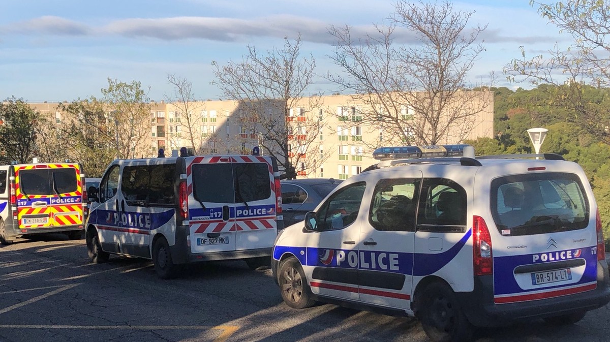 Nîmes (30) deux hommes grièvement blessés par balle, l'un est entre