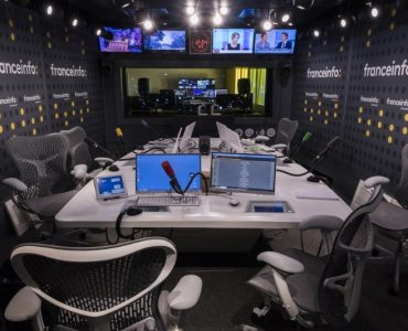 Journalistes et entrepreneurs de la com' : remue-ménages à France Info