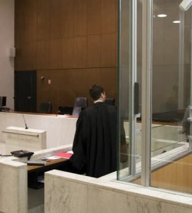 Un homme jugé pour la mort d'un octogénaire d'une crise cardiaque après une altercation dans une file d'attente