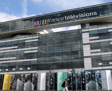 Après la BBC, Twitter ajoute une mention "financement public" sur les comptes de France Télévisions et Radio France