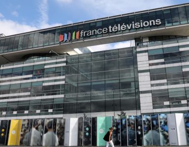 Après la BBC, Twitter ajoute une mention "financement public" sur les comptes de France Télévisions et Radio France