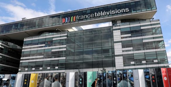 Après la BBC, Twitter ajoute une mention "financement public" sur les comptes de France Télévisions et Radio France