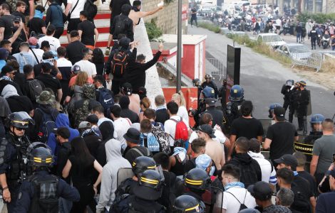 Ajaccio-OM: de nouveaux incidents en tribune, des cris de singe et des chants racistes entendus