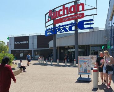 Aux Mureaux, Auchan ferme, terrassé par l’impitoyable concurrent halal HMarket