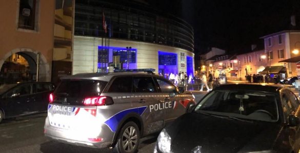 Chambéry : un homme reçoit un coup de marteau à la tête en marge d'un défilé de l'ultradroite