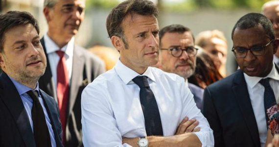 Après les émeutes, Emmanuel Macron veut durcir l’Éducation nationale pour remettre de l’autorité à l’école