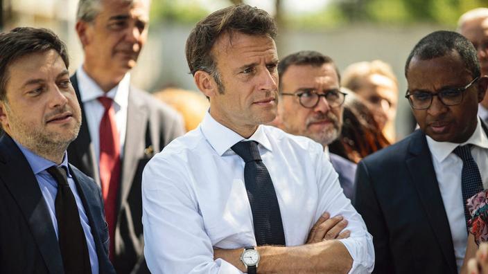 Après les émeutes, Emmanuel Macron veut durcir l’Éducation nationale pour remettre de l’autorité à l’école