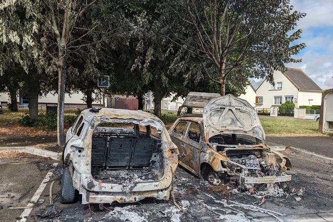 Violences urbaines : la voiture du maire de Lucé incendiée