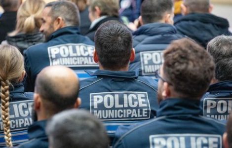 Émeutes : la prochaine fois, «je regarderai faire», à Marseille la lassitude des policiers