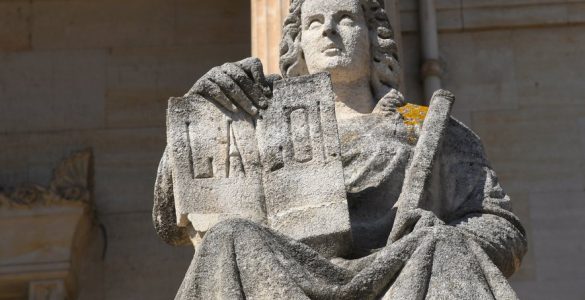 Tribunal de Perpignan : "Ici, je suis au RSA mais en Algérie j'ai une grande maison avec piscine"