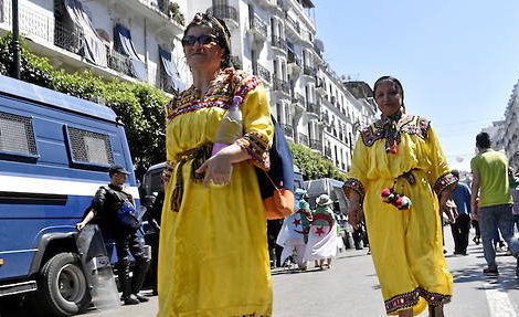 Algérie : la robe kabyle fait – encore – parler d’elle