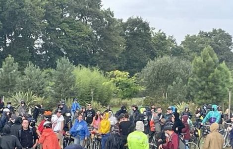 Les Soulèvements de la terre envahissent un golf dépourvu de système d’irrigation près de Rennes